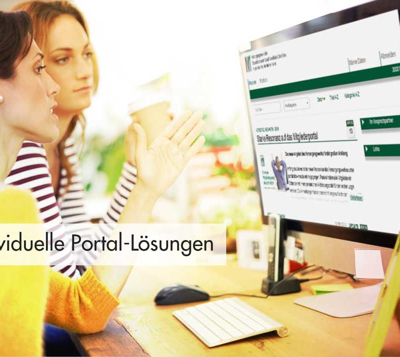 2 Frauen vor'm Monitor