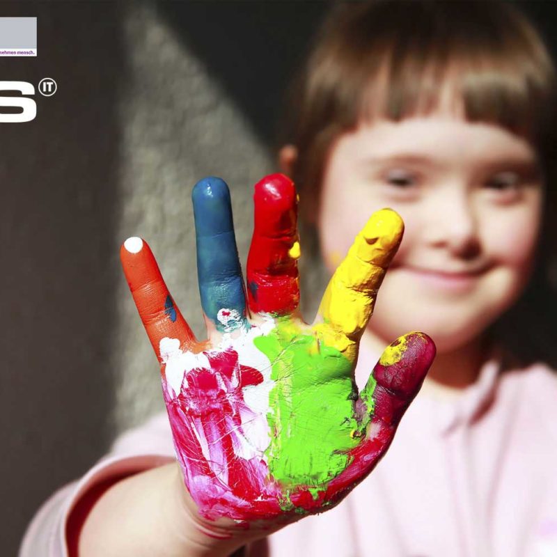 Hephata, Kind mit farbiger Hand